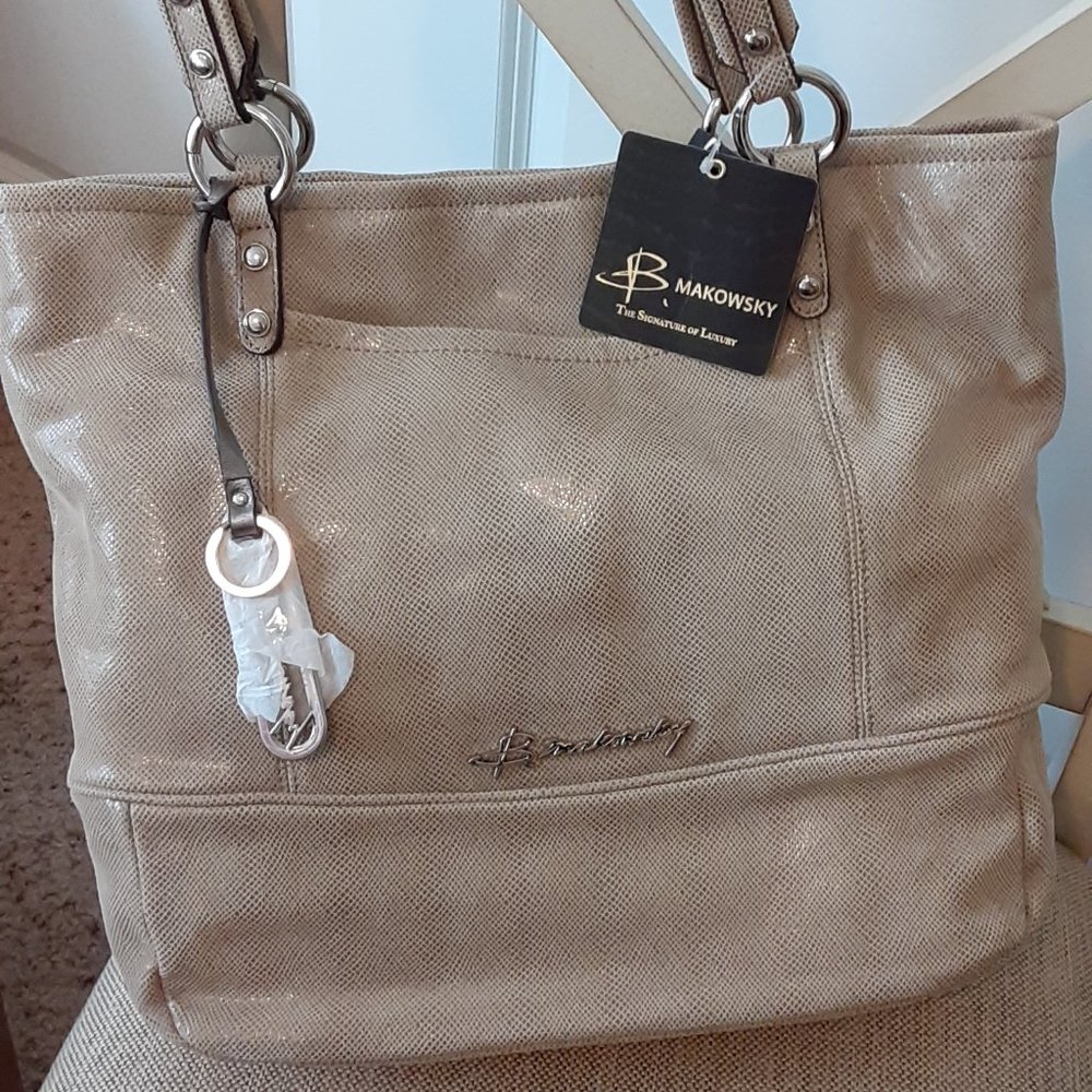 Leather Large Tote w/Signature Hardware